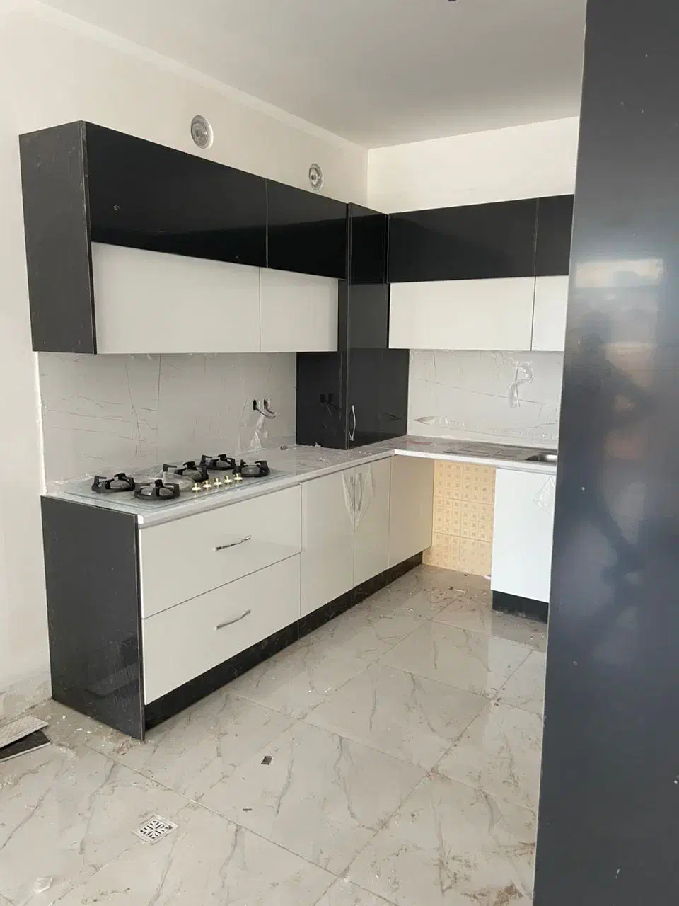 کابینت سفارشی به قیمت کابینت آماده|خدمات پیشه و مهارت|کاشان, درب جوشقان|دیوار