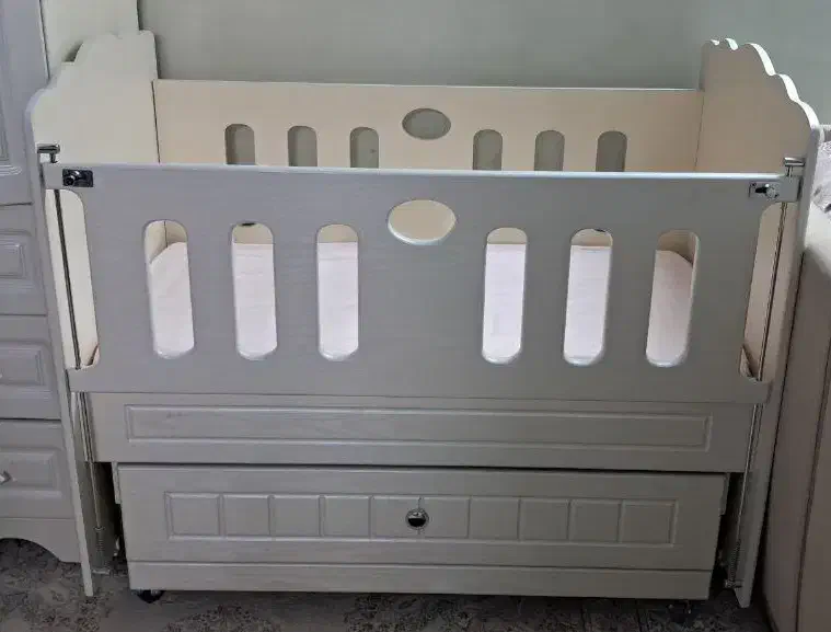 تخت گهواره ای نوزاد|تخت و صندلی بچه|تهران, مدائن|دیوار