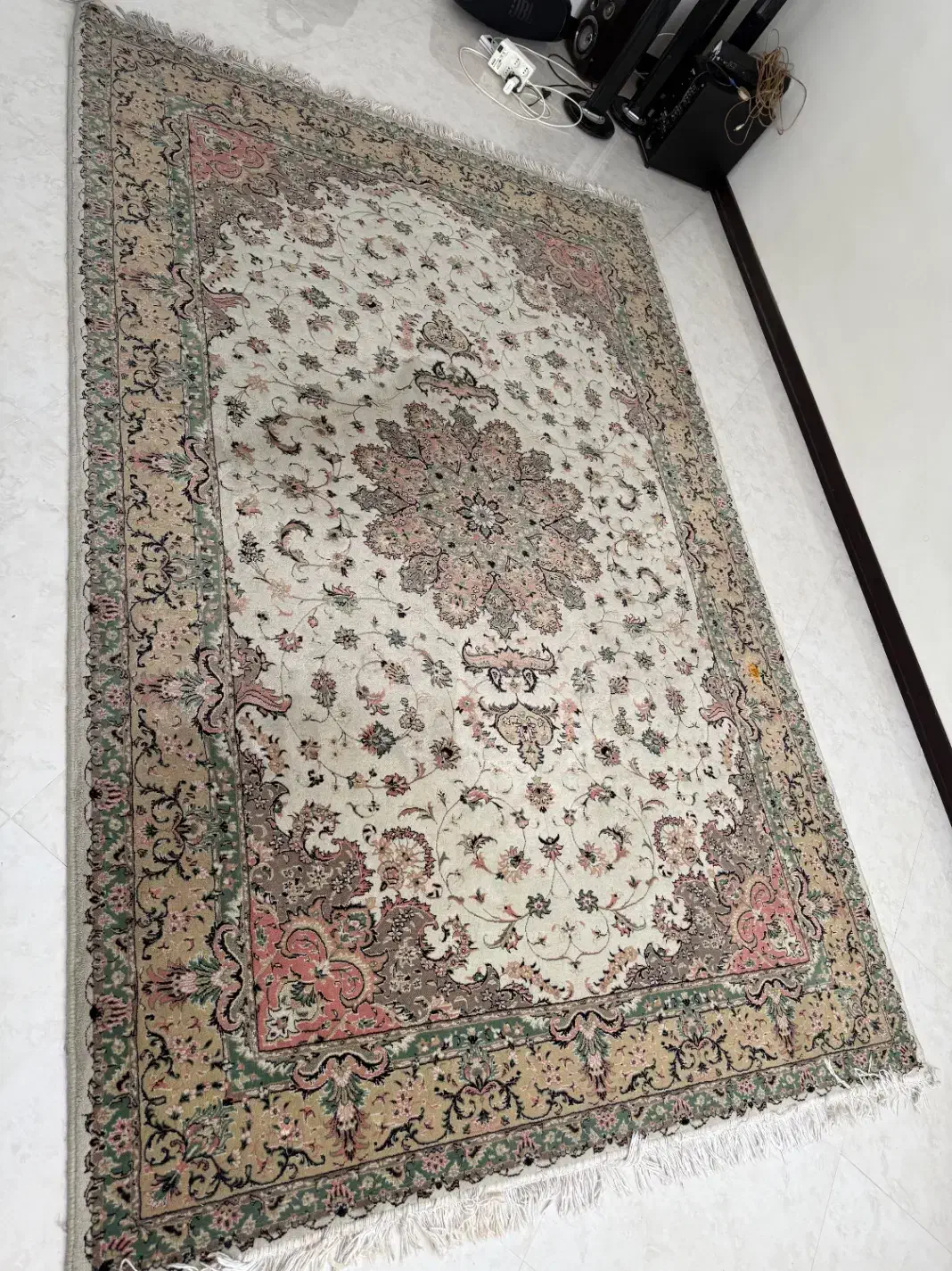 فرش ۶متری کرم|فرش|سمنان, |دیوار