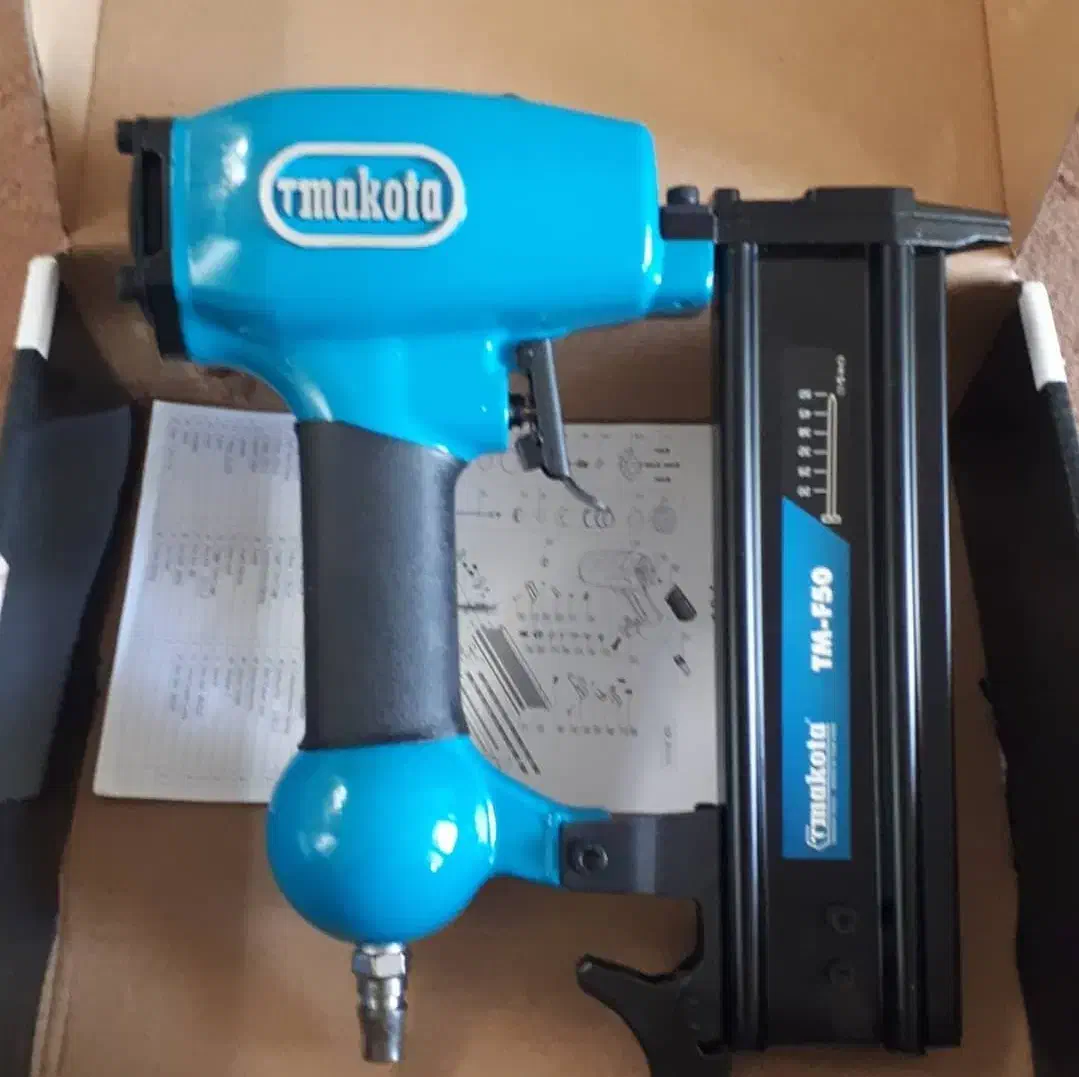 ابزار اکبند|ابزارآلات|شیراز, کوشک میدان|دیوار