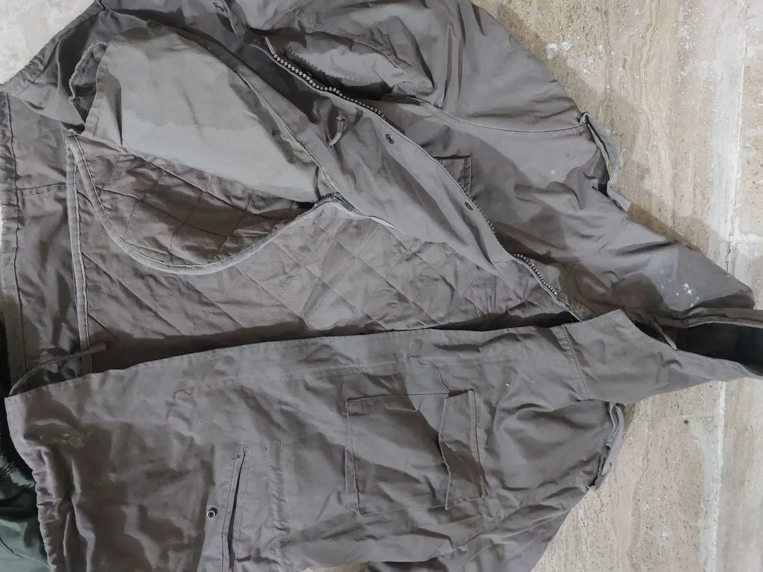 بادگیر|لباس|مشهد, وکیل‌آباد|دیوار