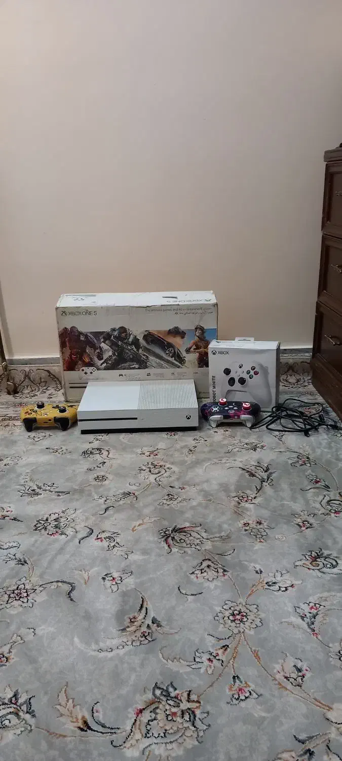 xbox one s در حد نو|کنسول، بازی ویدئویی و آنلاین|تهران, مینای شمالی (مخبر)|دیوار