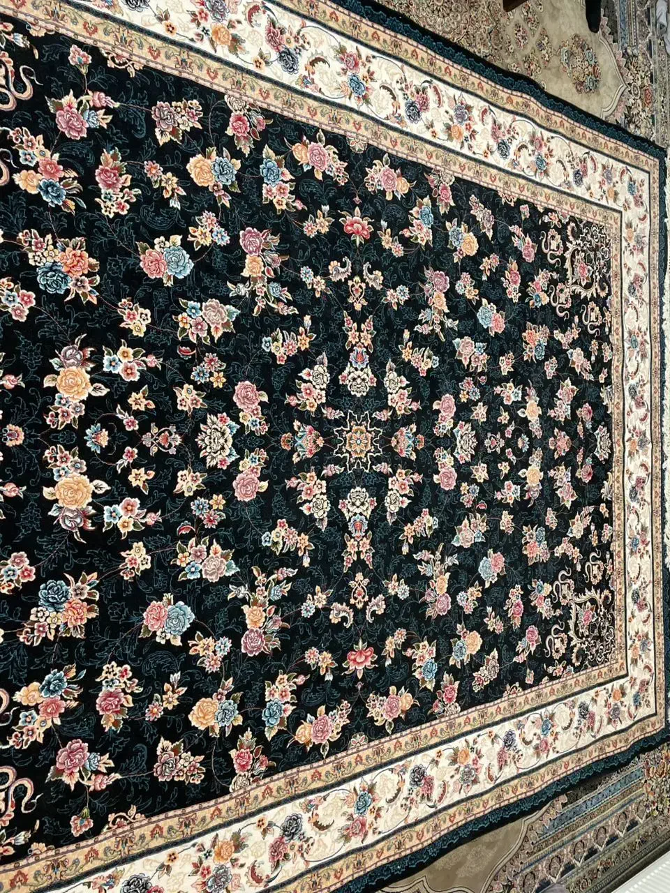 فروش فرش۷۰۰ شانه|فرش|کهریزک, |دیوار