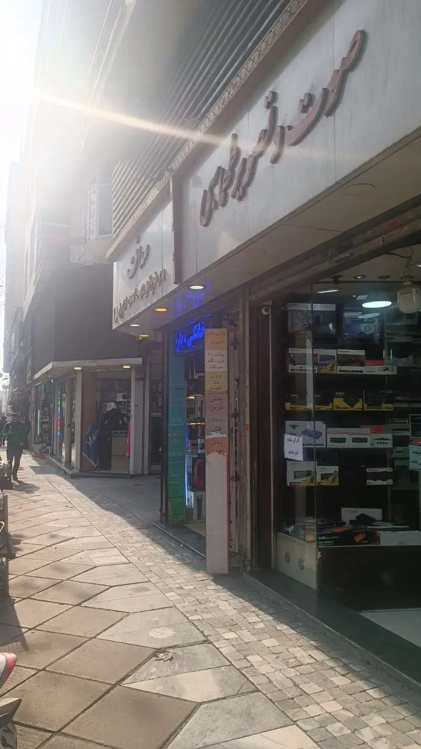 اجاره مغازه بر خ فردوسی|اجارهٔ مغازه و غرفه|تهران, امام خمینی|دیوار