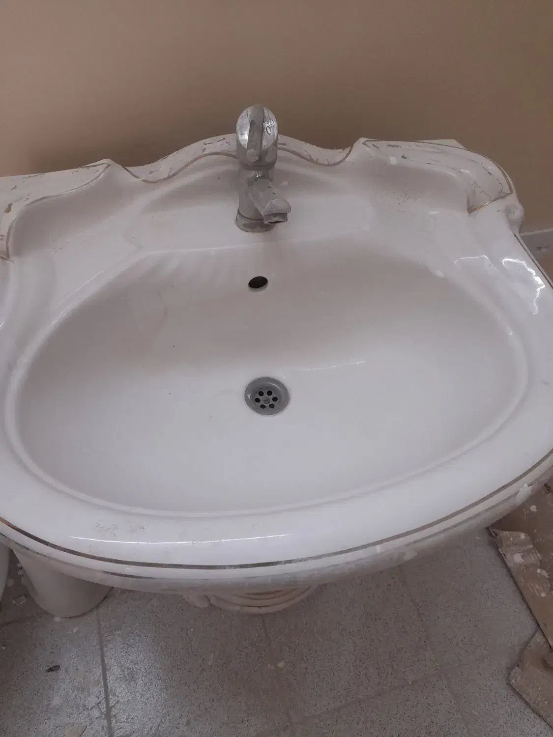 روشویی با شیر آلات اهرمی|لوازم سرویس بهداشتی|خرمآباد, |دیوار