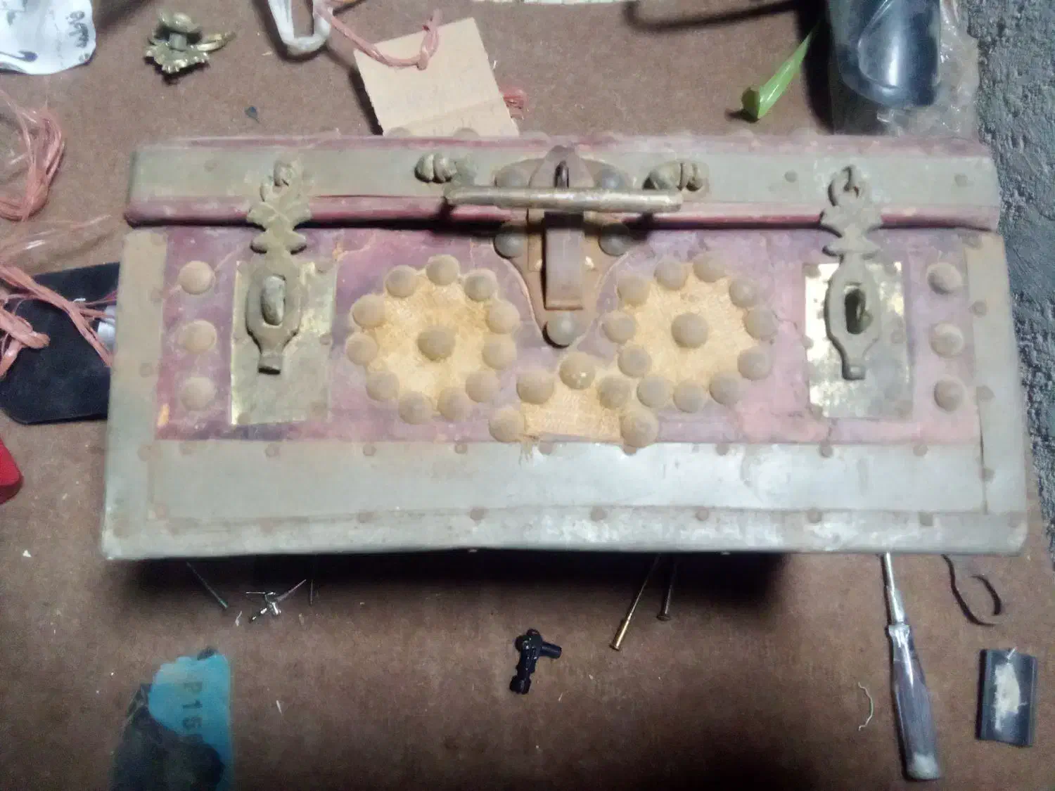 صندوقچه چوبی جای لوازم آرایش عتیقه|کلکسیون اشیاء عتیقه|قم, سراجه (۱۵ خرداد)|دیوار