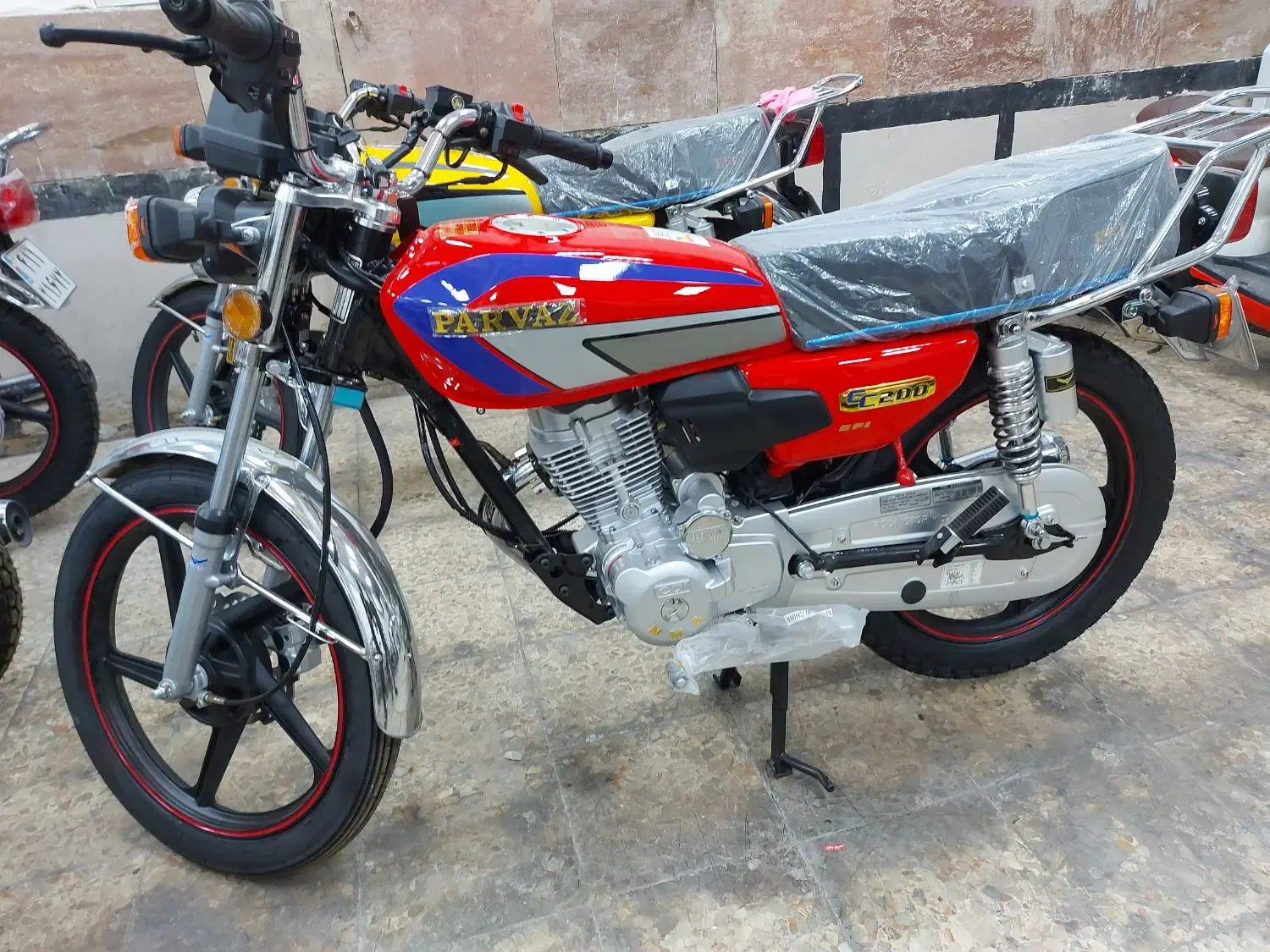 پرواز ۲۰۰ تمام انژکتور|موتورسیکلت|تبریز, |دیوار