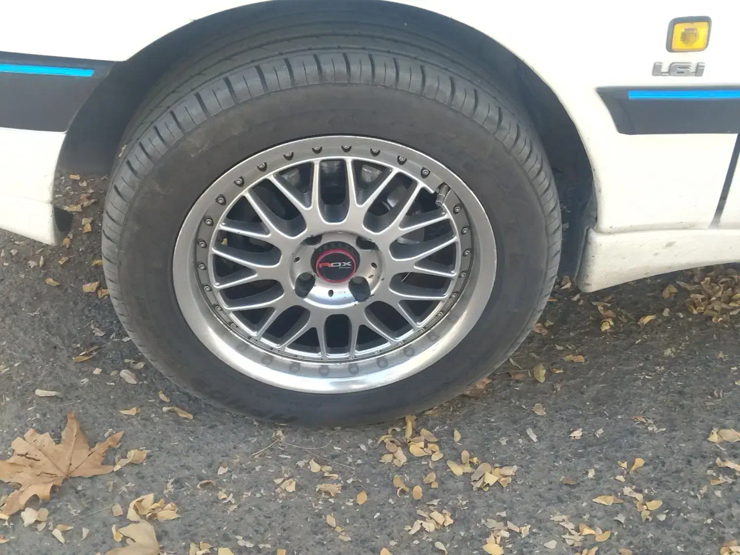 رینگ و لاستیک اسپرت سایز 16 لاستیک 90 درصد|قطعات یدکی و لوازم جانبی|چادگان, |دیوار