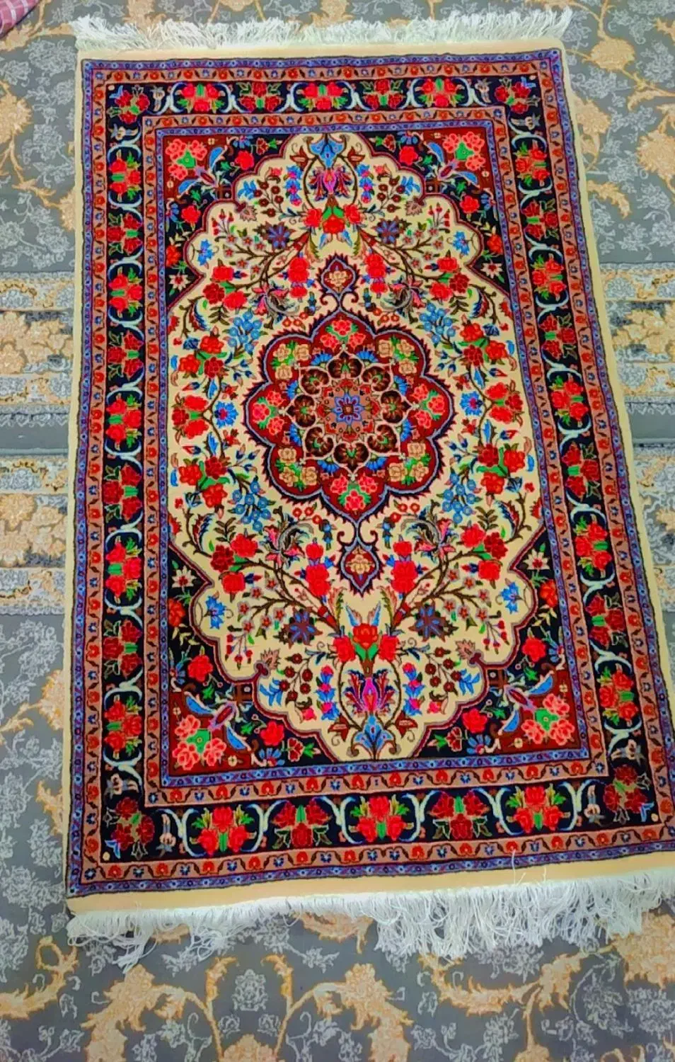 فرش زرنیم پشم ابریشم|فرش|ملایر, |دیوار