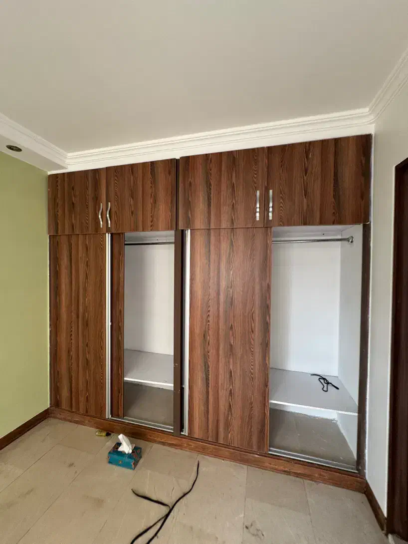 ۵۸ متر ** ظفر کوچه افشین ** ۹ ساله طبقه چهارم