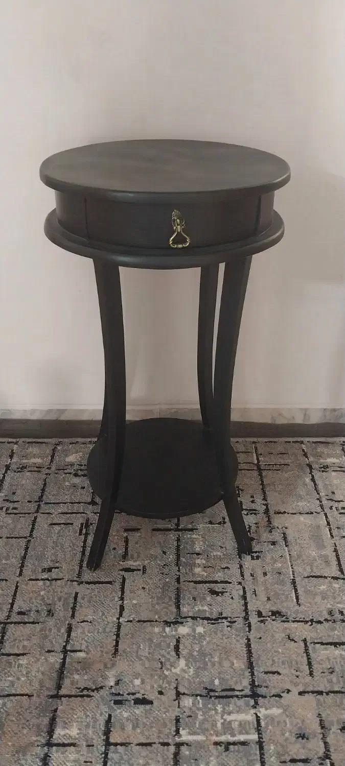 میز تلفن کاملا سالم میز اباژور کنار سالنی|میز تلفن|مشهد, الهیه|دیوار