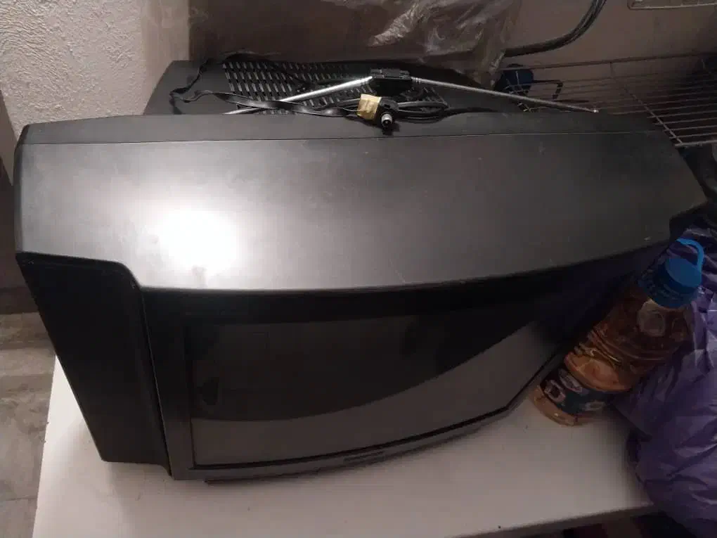 تلوزیون ۲۱ اینچ اصل|تلویزیون و پروژکتور|تهران, گمرک|دیوار