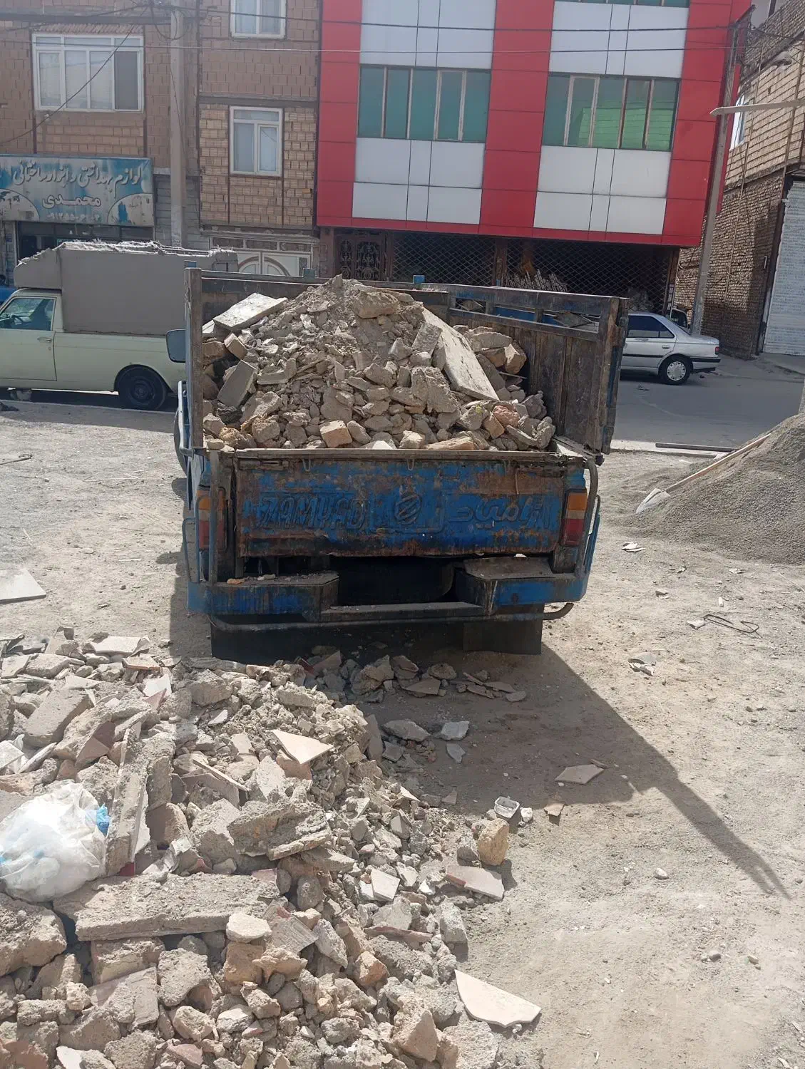 حمل زباله ونخاله باکارگربدون کارگر|خدمات حمل و نقل|چهارباغ, |دیوار