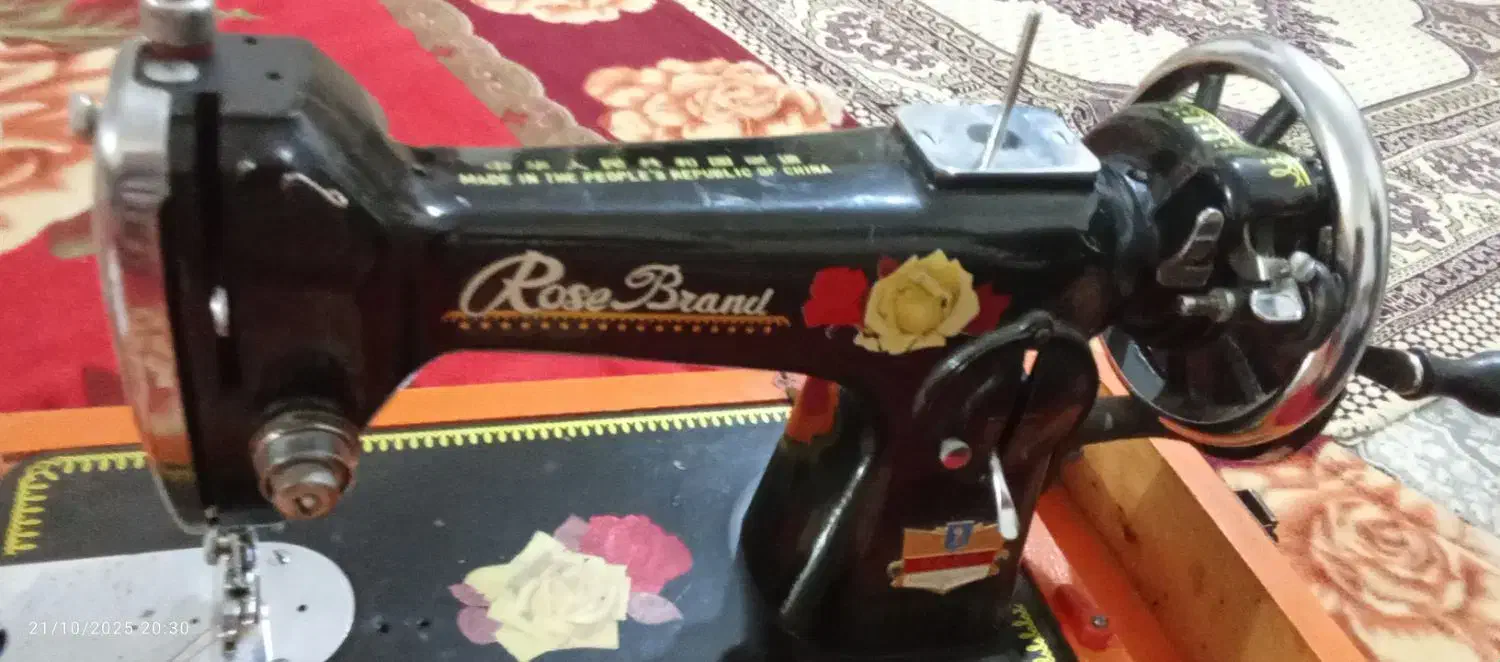 چرخ خیاطی در حد نو|چرخ خیاطی و ریسندگی|شیراز, کوشک میدان|دیوار