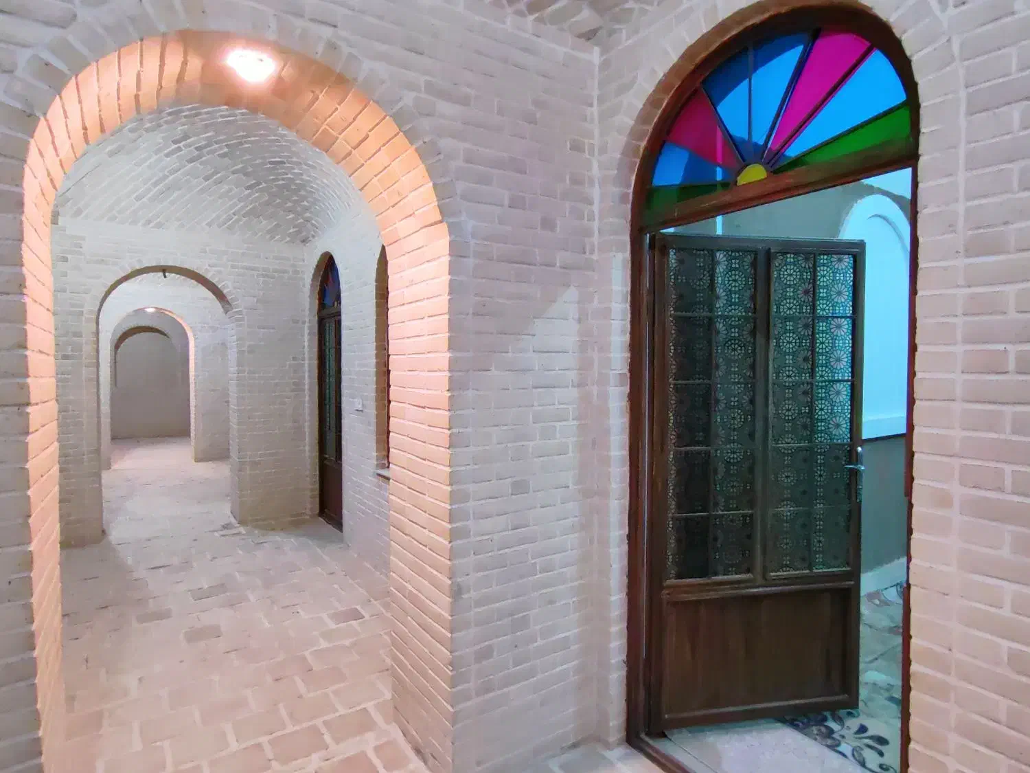 اقامتگاه دیار آفتاب|اجارهٔ کوتاه‌مدت ویلا و باغ|کویرات, |دیوار