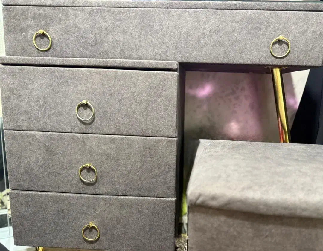 سرویس خواب با تشک و میز ارایش|تخت و سرویس خواب|ری, شهرری|دیوار