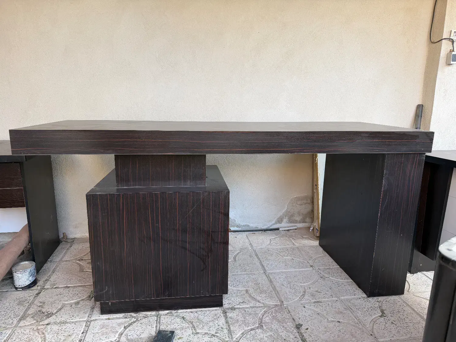 یک میز مدیریت و دو میز اداری|مبلمان اداری|قزوین, |دیوار