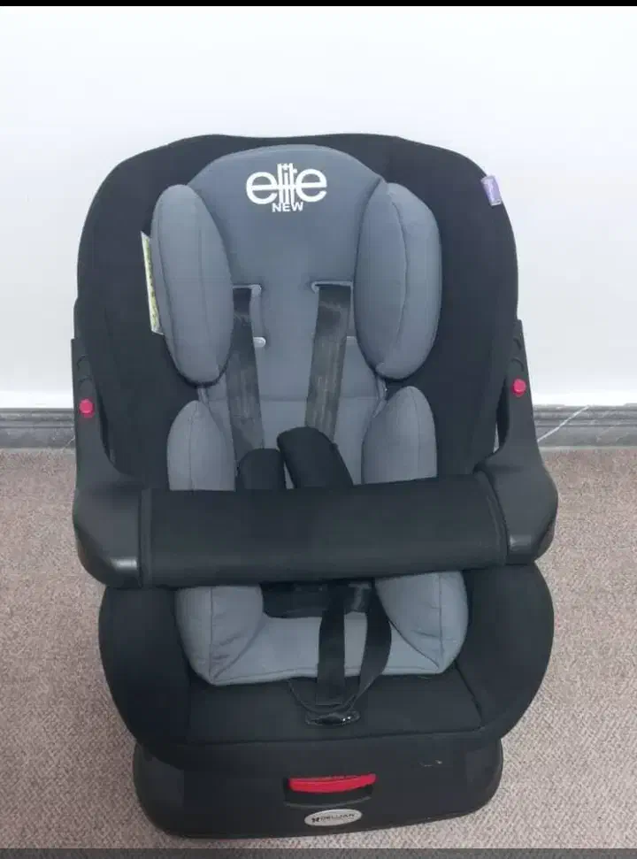 فروش صندلی کودک|تخت و صندلی بچه|لاهیجان, حاجی آباد|دیوار