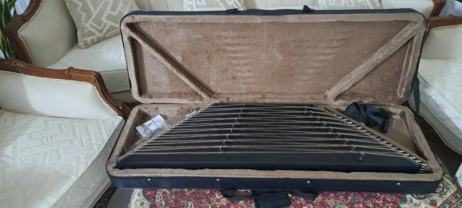 سنتور استاد صادقی|سازهای سنتی|اصفهان, اشکاوند|دیوار