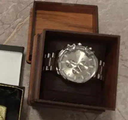 ساعته نو|ساعت|مراغه, |دیوار