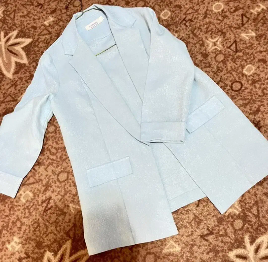 مانتو نو|لباس|قیدار, |دیوار