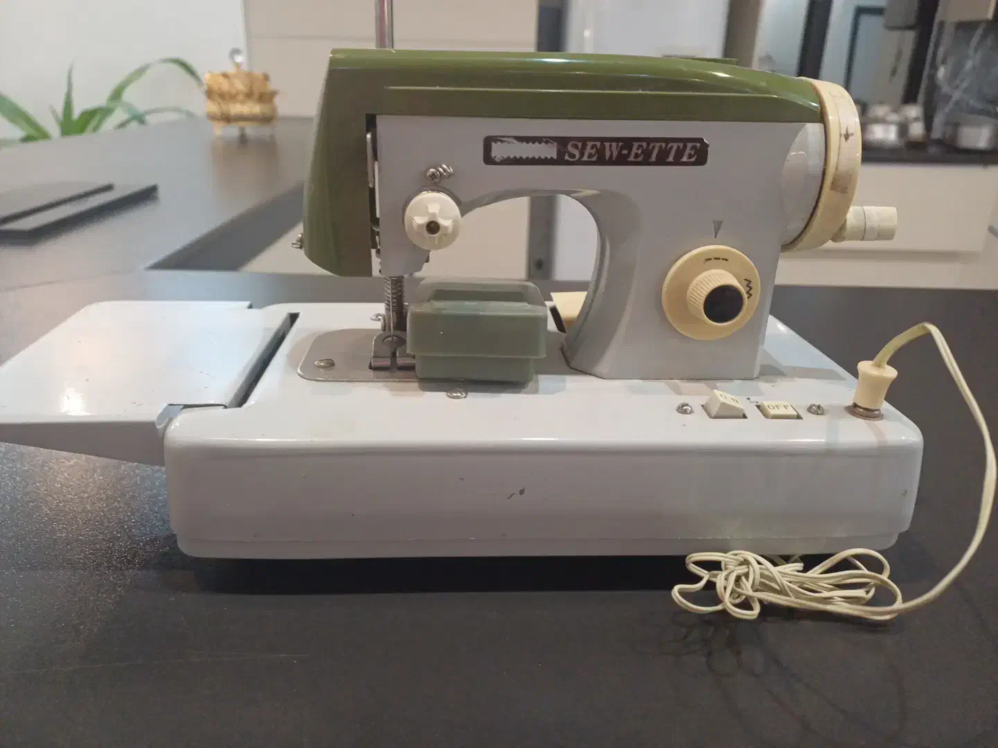 وسایل نو|کلکسیون اشیاء عتیقه|مشهد, امین آباد|دیوار