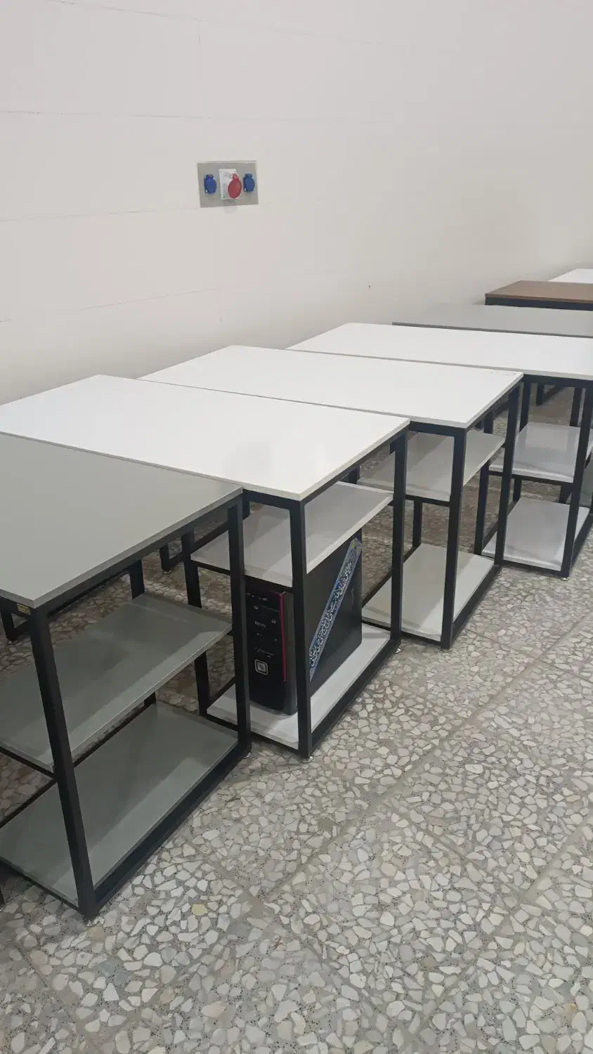 میزطبقه دار،جاکیس دار|میز تحریر و کامپیوتر|اصفهان, رهنان|دیوار