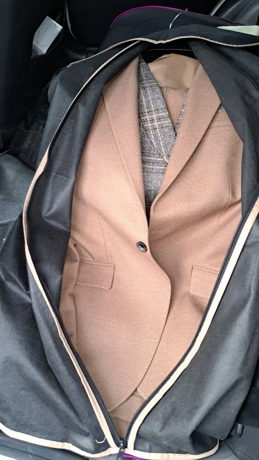 یک دست کت شلوار آکبند فروشی.|لباس|خرانق, |دیوار