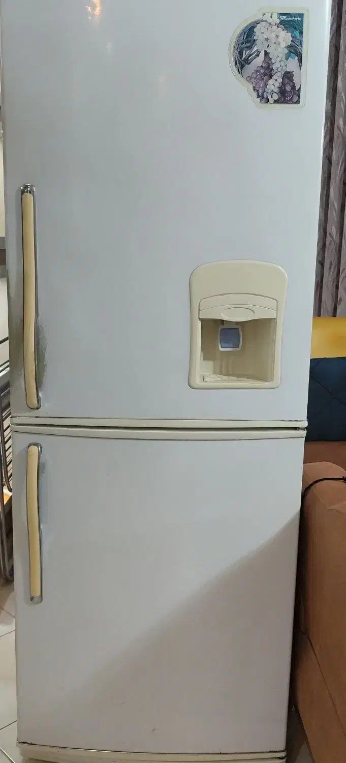 یخچال،صندلی،تخت|یخچال و فریزر|شاهین‌شهر, شهرک میلاد|دیوار