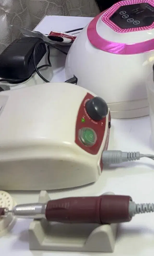 وسایل کاشت ناخن|آرایشگاه و سالن‌های زیبایی|سنندج, |دیوار