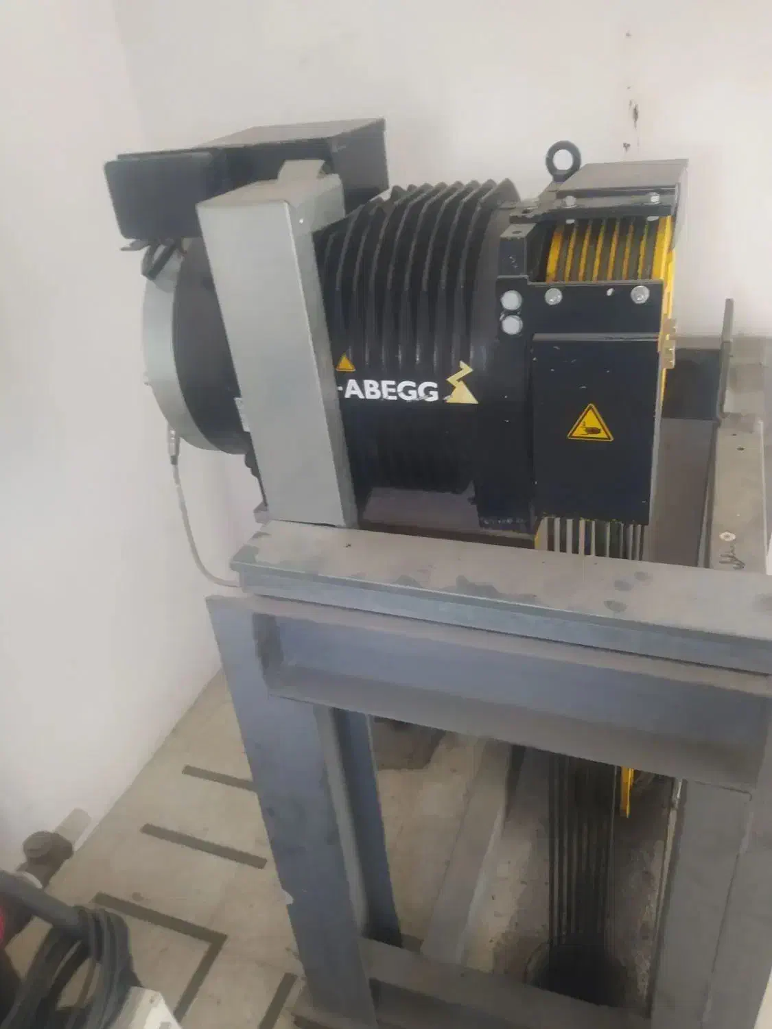 آریااسانسوربابیش از18سال سابقه کار|خدمات پیشه و مهارت|بهارستان, |دیوار