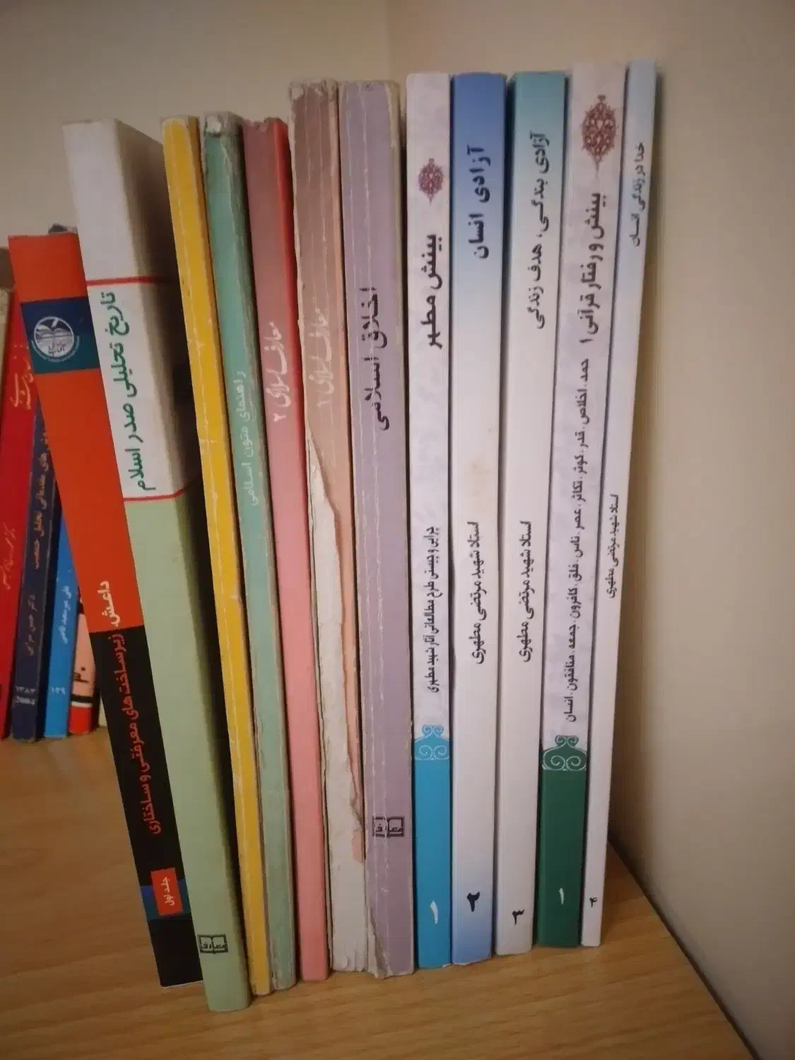 فروش کتابخانه شخصی و فیلم های مطرح جهان|فیلم و موسیقی|تهران, مهران (سیدخندان)|دیوار