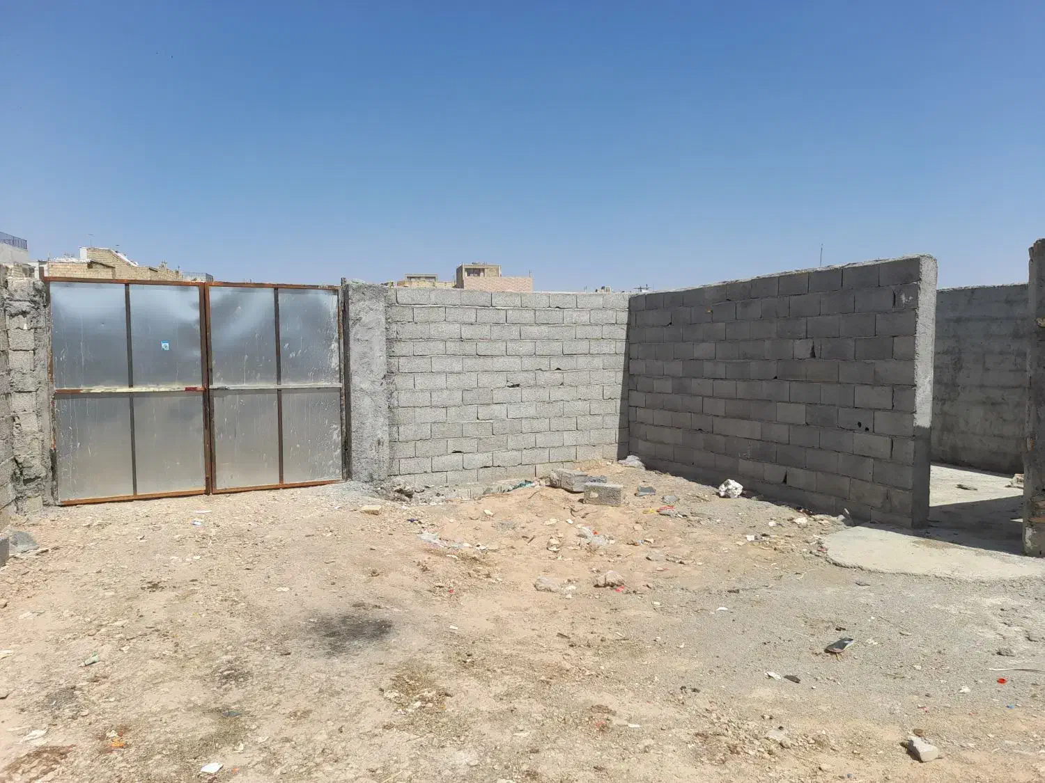 اجاره زمین محصور جهت انبار|اجارهٔ دفتر صنعتی، کشاورزی، تجاری|شاهینشهر, حاجی آباد|دیوار