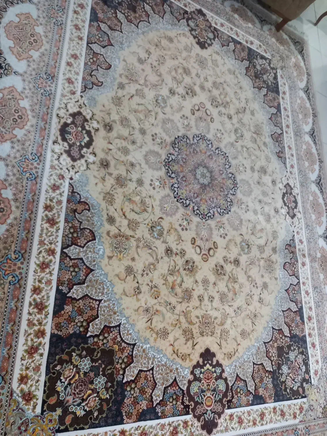 فرش ۱۲ متری ۱۲۰۰ شانه رنگ روشن درحدنو|فرش|لواسان, |دیوار