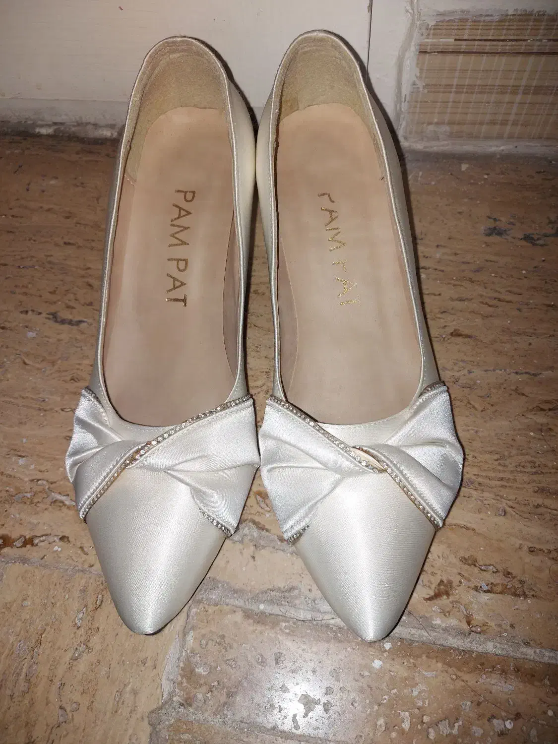 کفش سفید|کیف، کفش، کمربند|تهران, آهنگران (سراسیاب دولاب)|دیوار