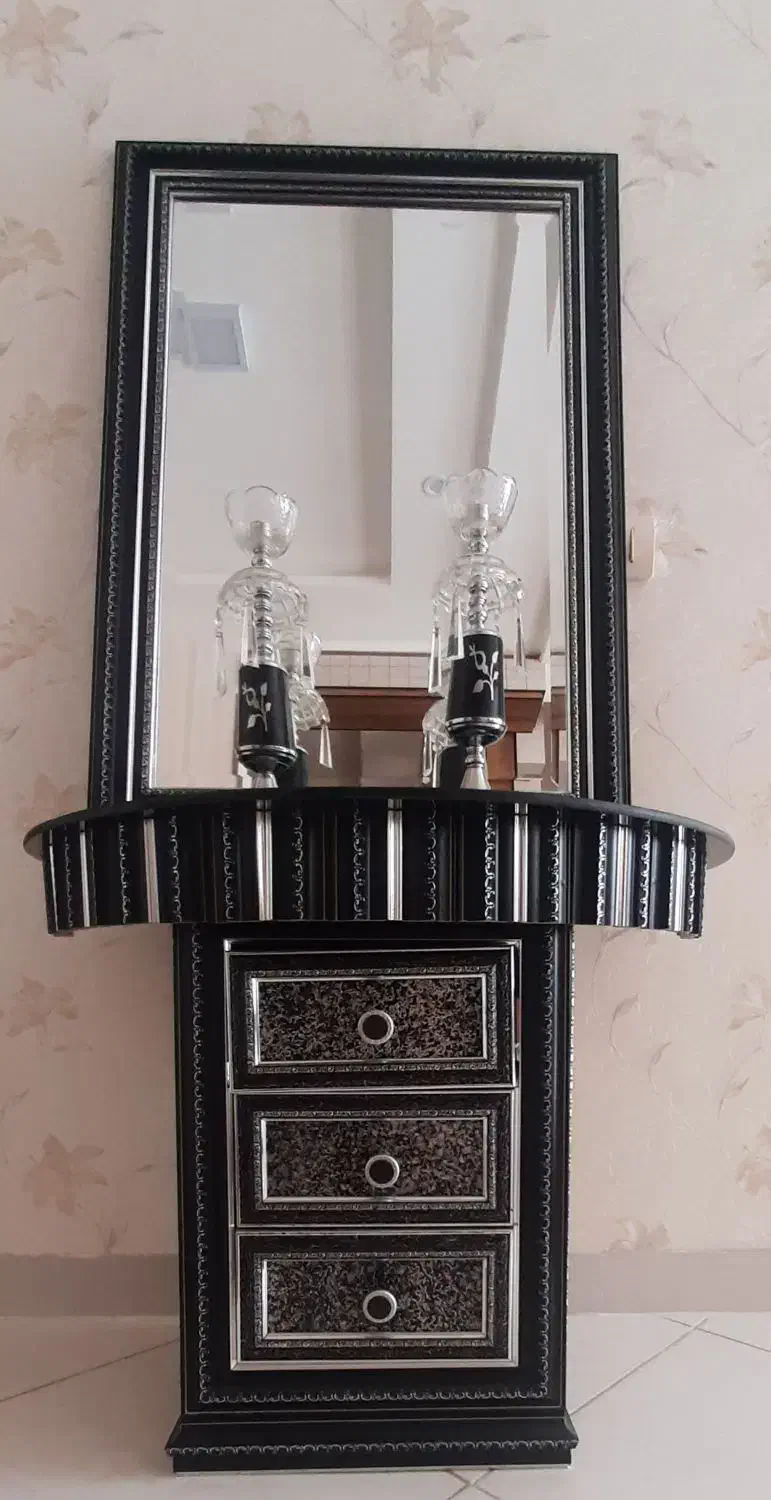 آئینه و کنسول سالم|بوفه، ویترین، کنسول|فردوس (خراسان), |دیوار