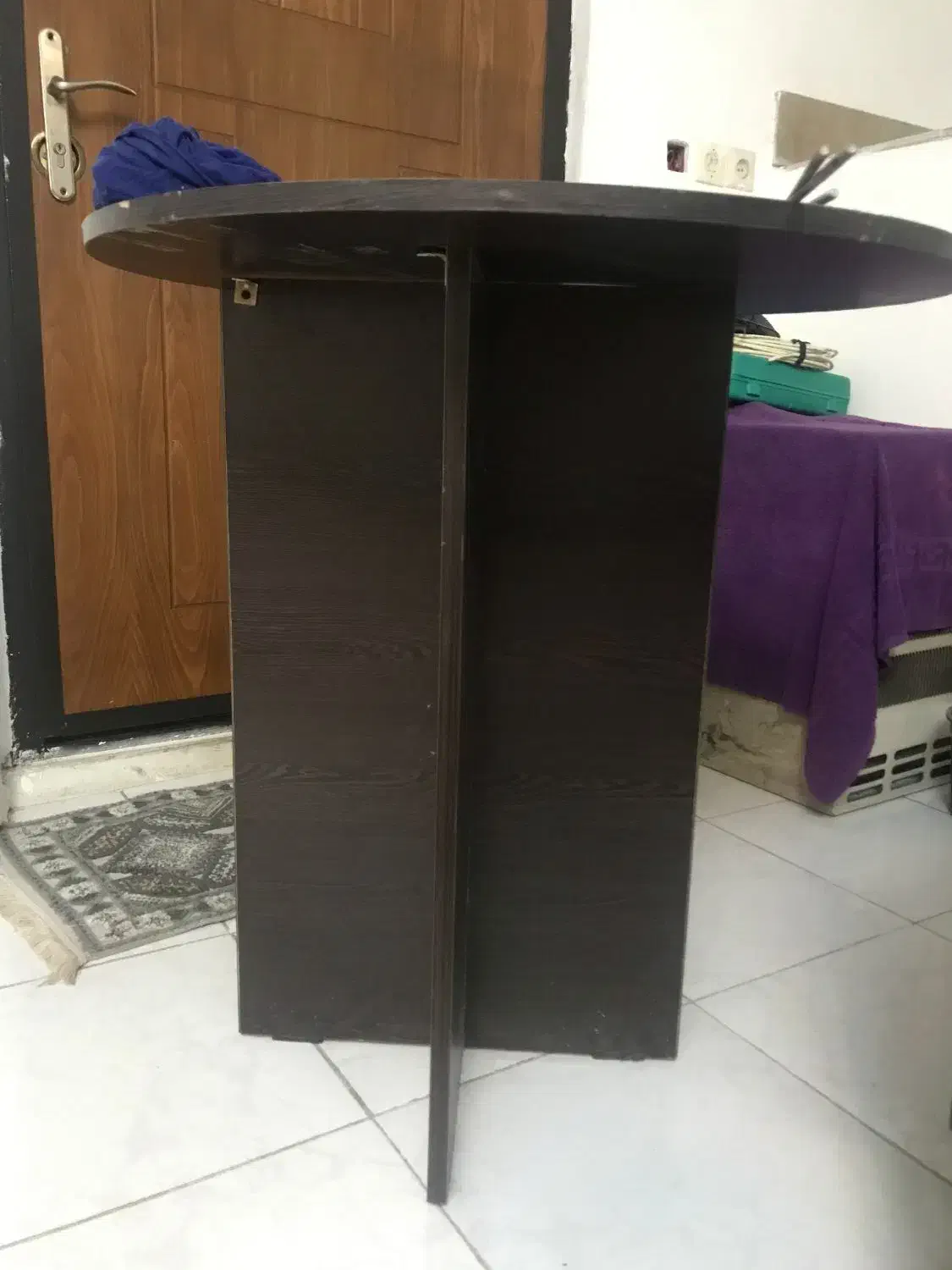 میز گرد|میز و صندلی غذاخوری|رشت, پاستوریزه|دیوار