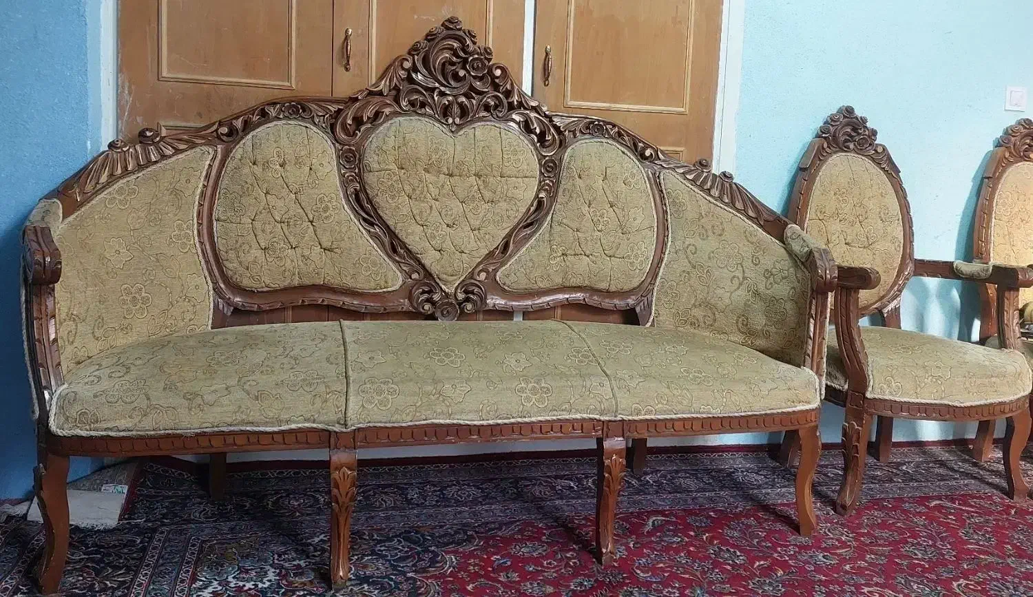 مبل سلطنتی ۸نفر طرح بسیارزیبا و میز وسط شیشهای|مبلمان خانگی و میز عسلی|شیراز, تندگویان|دیوار