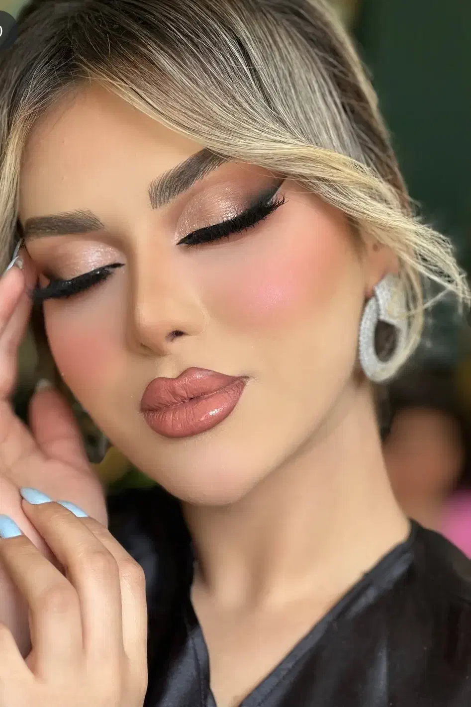 شینیون میکاپ دوتاه باهم ۷۰۰ ویژه ۱۲۰۰|خدمات آرایشگری و زیبایی|اردبیل, |دیوار