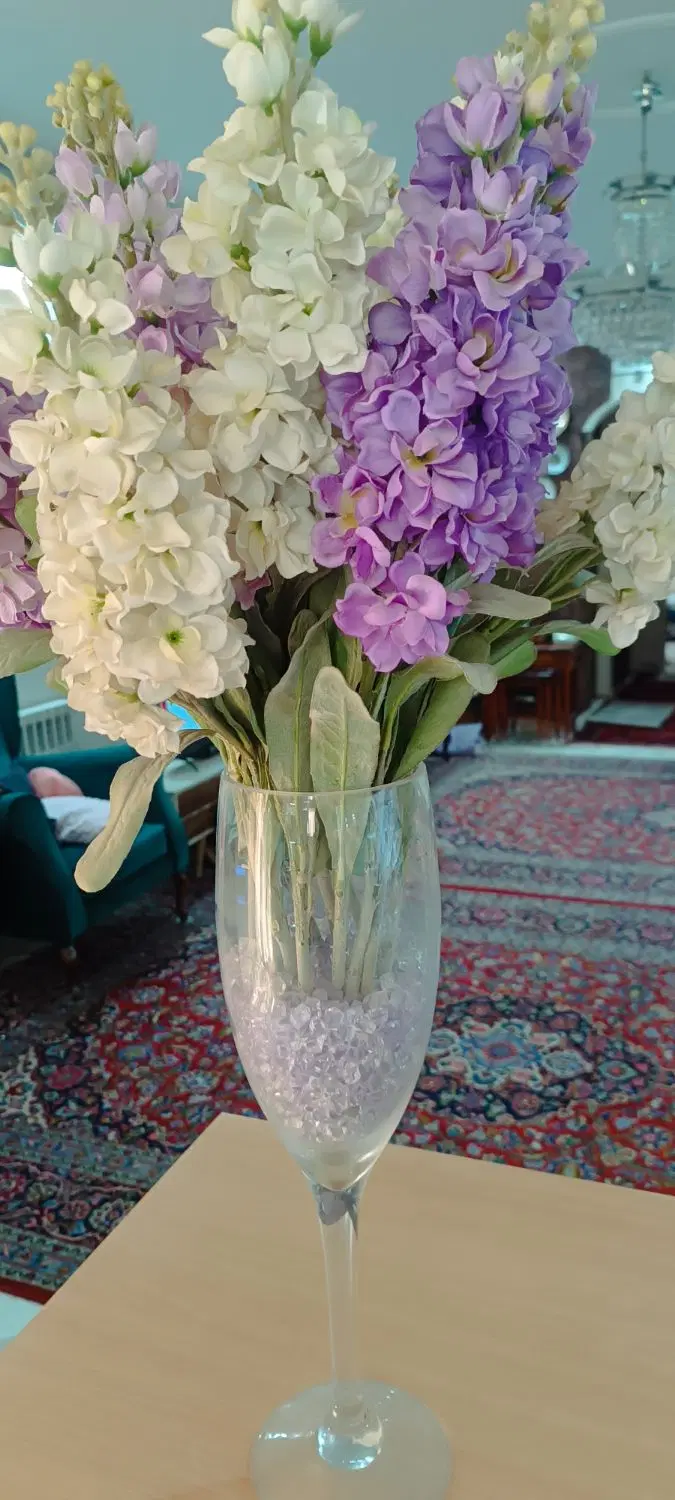 گلدان همراه گل مصنوعی شب بو|گل مصنوعی|تهران, تهرانپارس غربی|دیوار