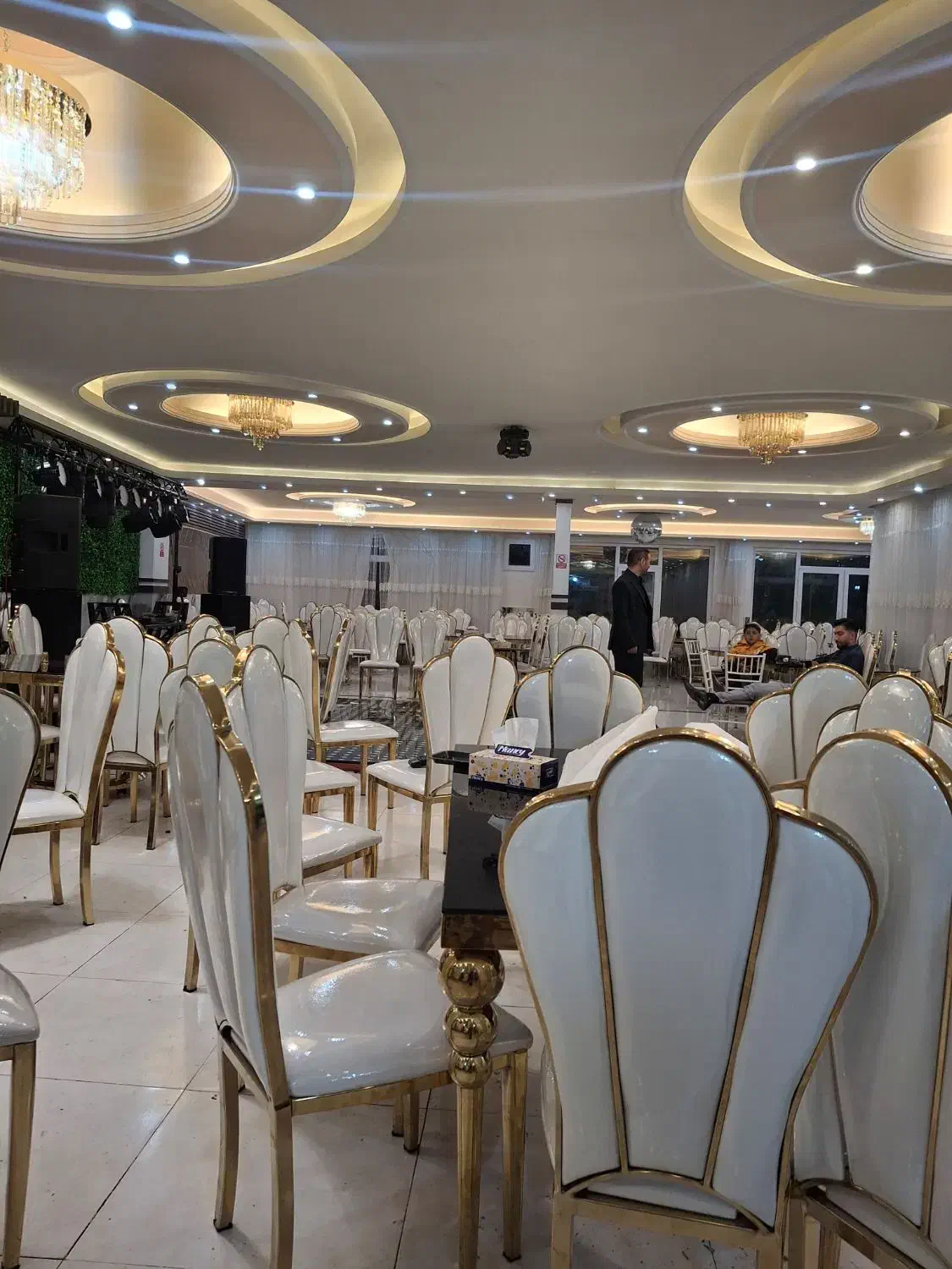 اجاره باغ تالار برای مراسمات|اجارهٔ کوتاه‌مدت ویلا و باغ|تبریز, |دیوار