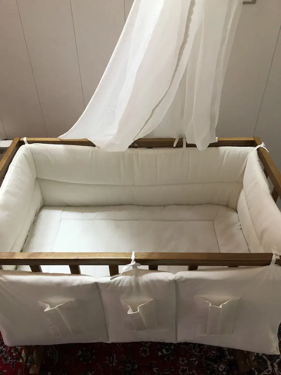 تخت نوزادی کنار مادر|تخت و صندلی بچه|فریدونکنار, |دیوار