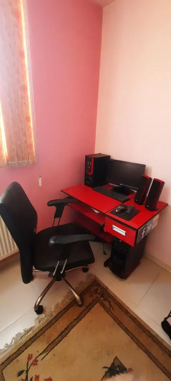 کامپوتر در حد نو با میز و صندلی نو نو|رایانه رومیزی|شیراز, تحویلی|دیوار