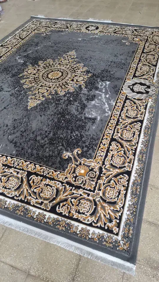 حراج فرش در خیابان وحیدفرش اقساط بدون هیچ گونه سود|فرش|سیرجان, |دیوار