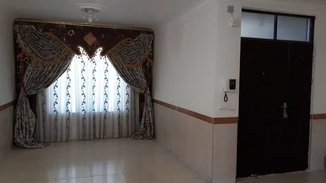 فروش آپارتمان سه طبقه. ایوان|فروش آپارتمان|ایوان, |دیوار