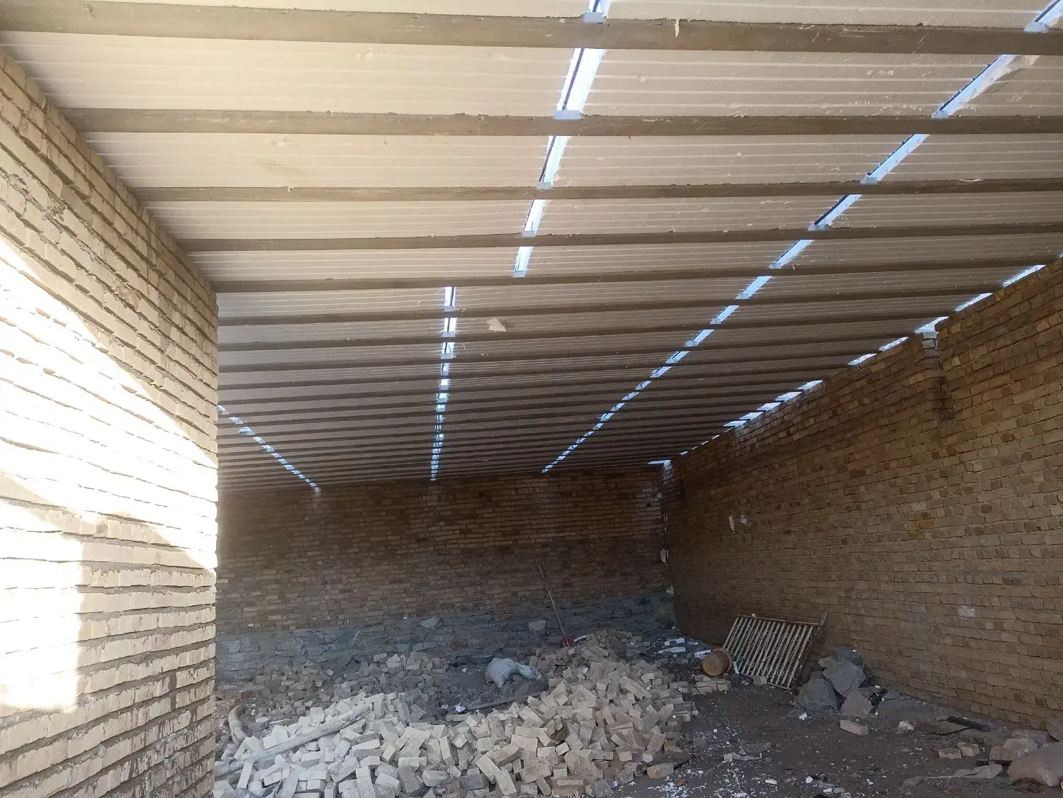 نصب و ساخت تیرچه کرومیت و بتنی|خدمات پیشه و مهارت|ملایر, |دیوار