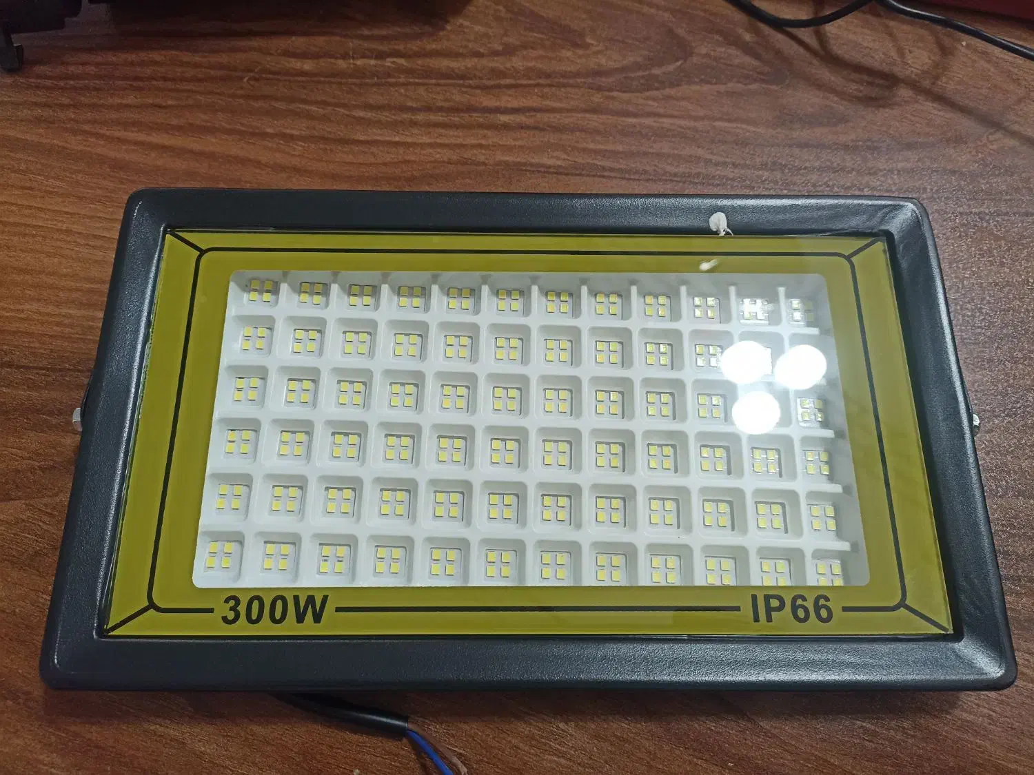 پروژکتور 50 و 200 و 300|لامپ و چراغ|ارومیه, |دیوار