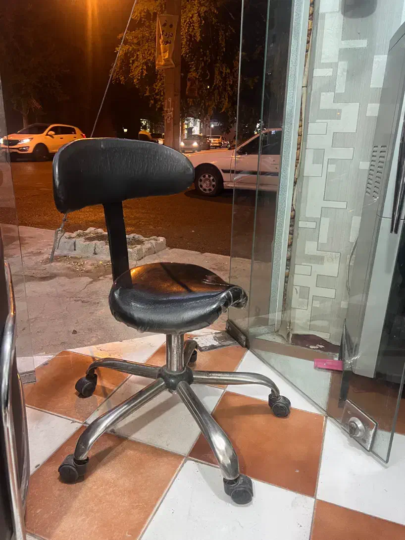 صندلی چرخ دار|صندلی و نیمکت|شوشتر, |دیوار