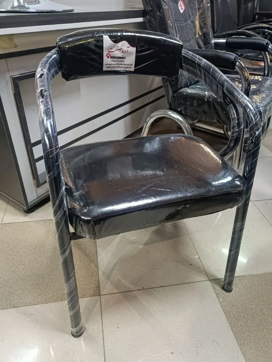 صندلی انتظار|صندلی و نیمکت|نیشابور, پنجراه|دیوار