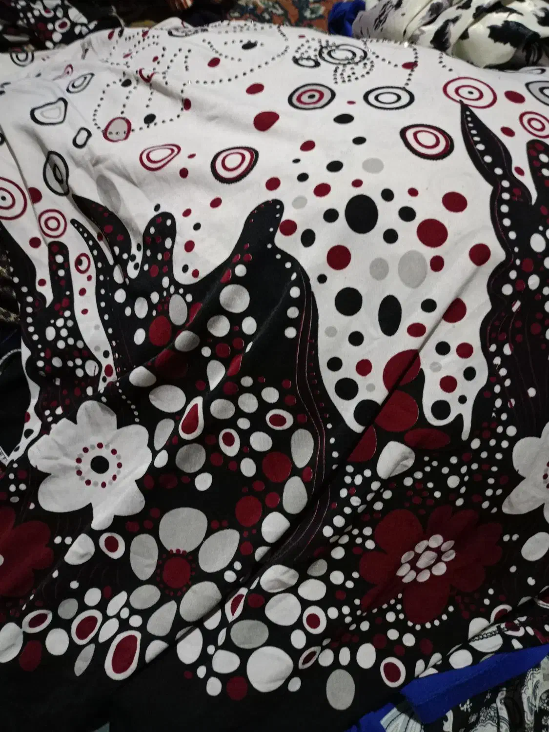 لباس دسته دوم در حد نو|لباس|تربت جام, میان جام|دیوار